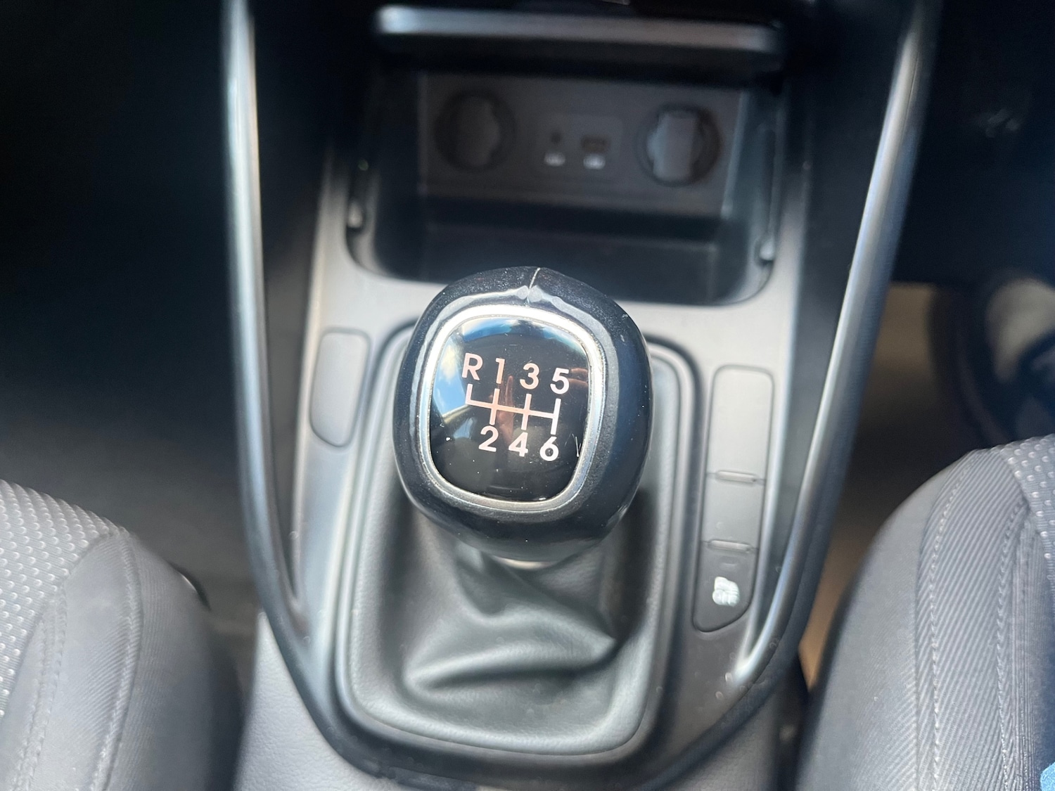 Used Kia Carens 2015 for sale - 76892223: Photo 20