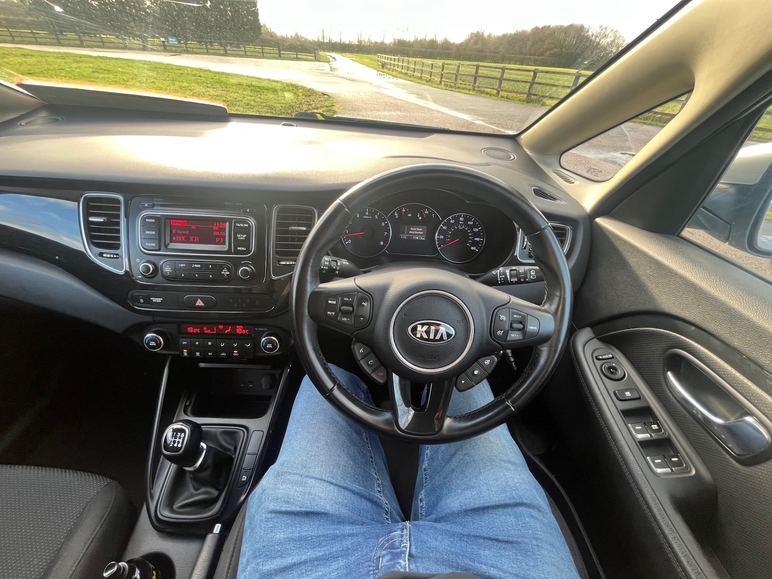 Used Kia Carens 2015 for sale - 76892223: Photo 22