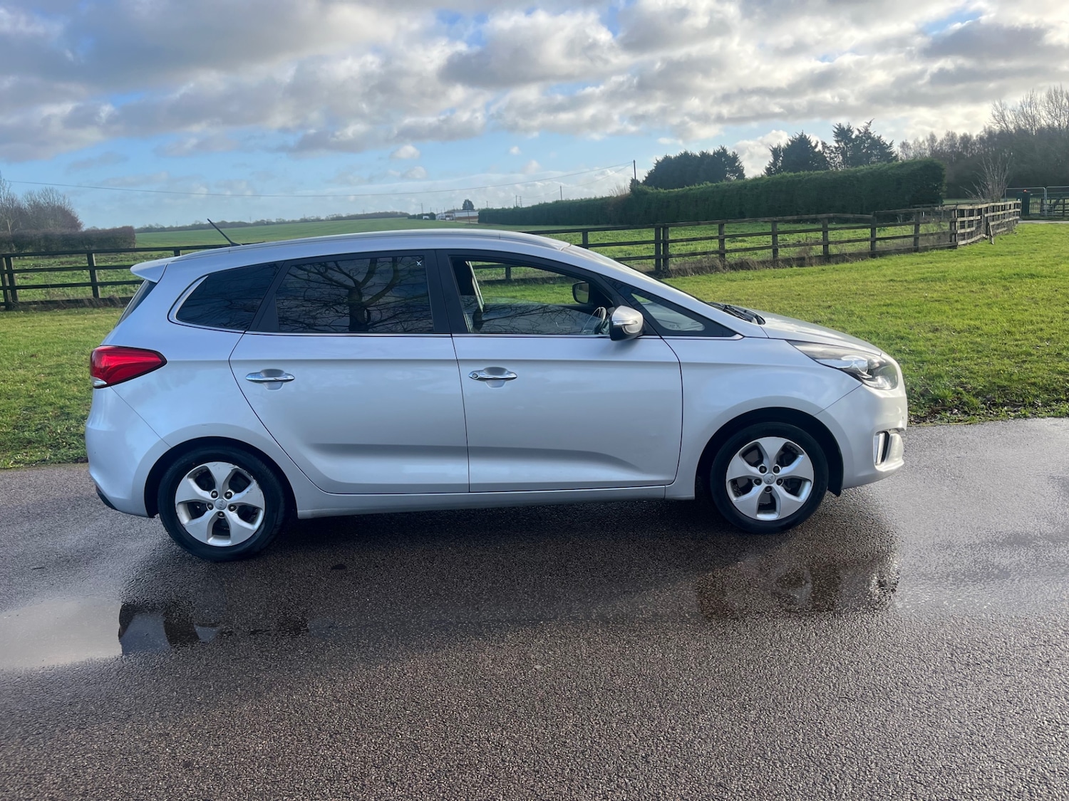 Used Kia Carens 2015 for sale - 76892223: Photo 3