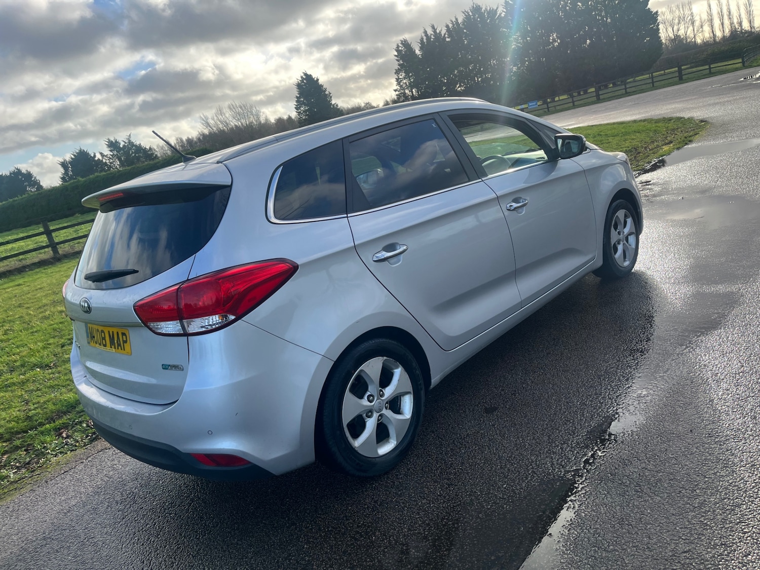 Used Kia Carens 2015 for sale - 76892223: Photo 4