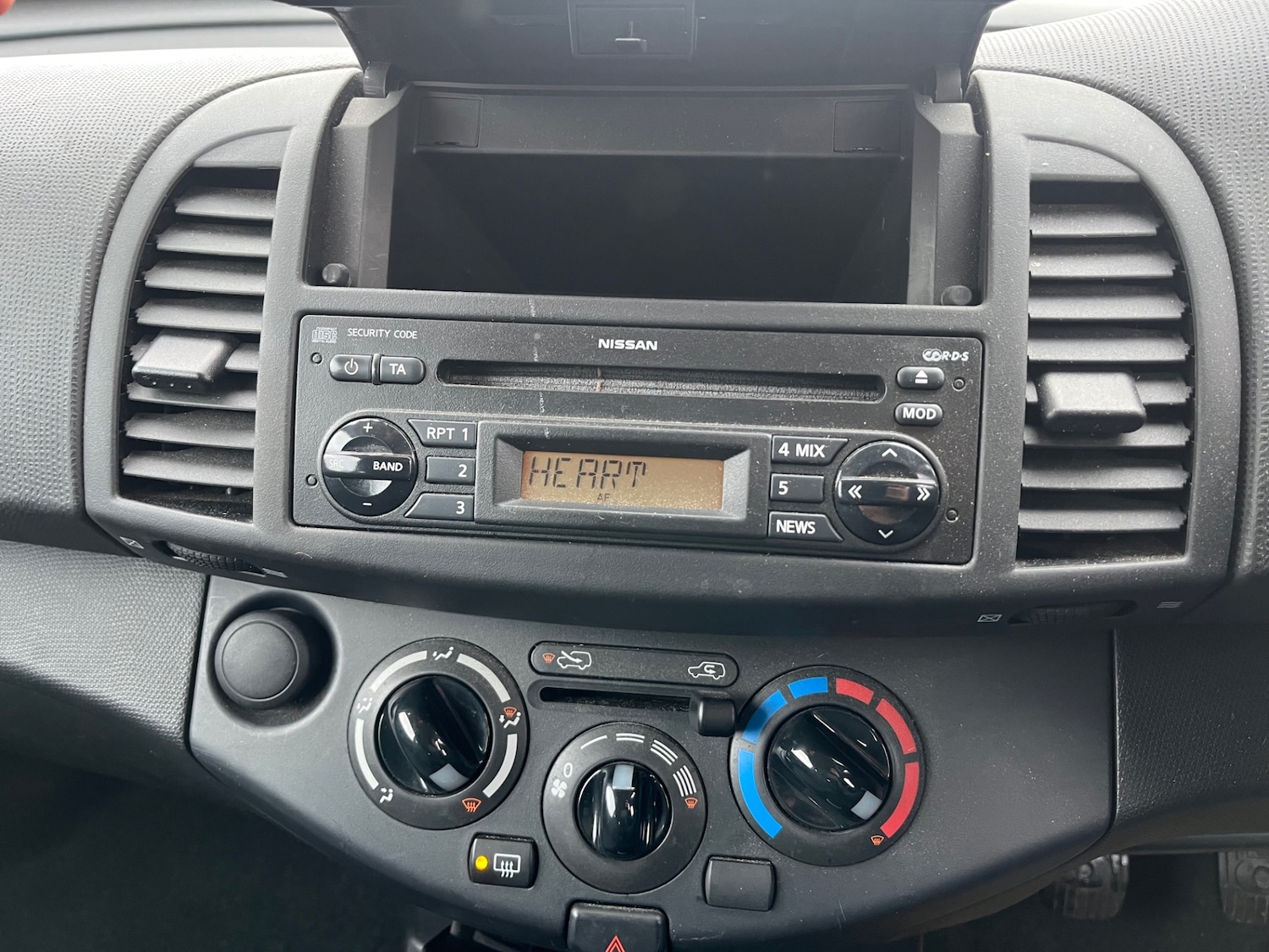 Used Nissan Micra 2010 for sale - 77554951: Photo 14