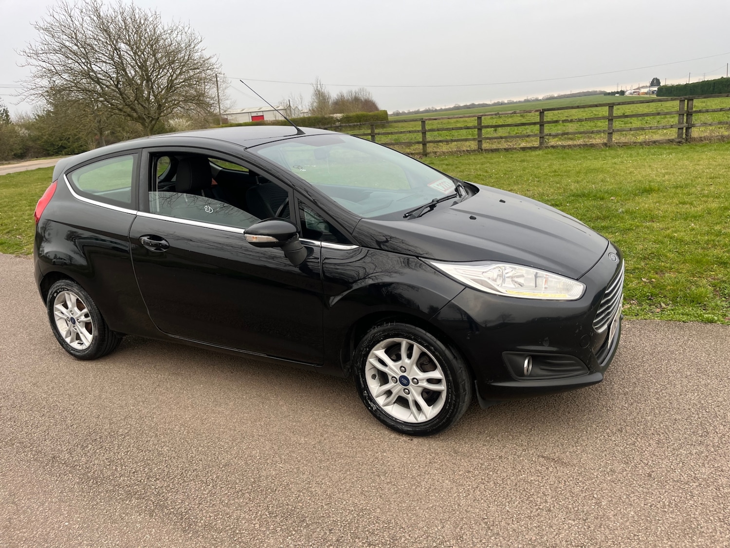 Used Ford Fiesta 2016 for sale - 78026476: Photo 2