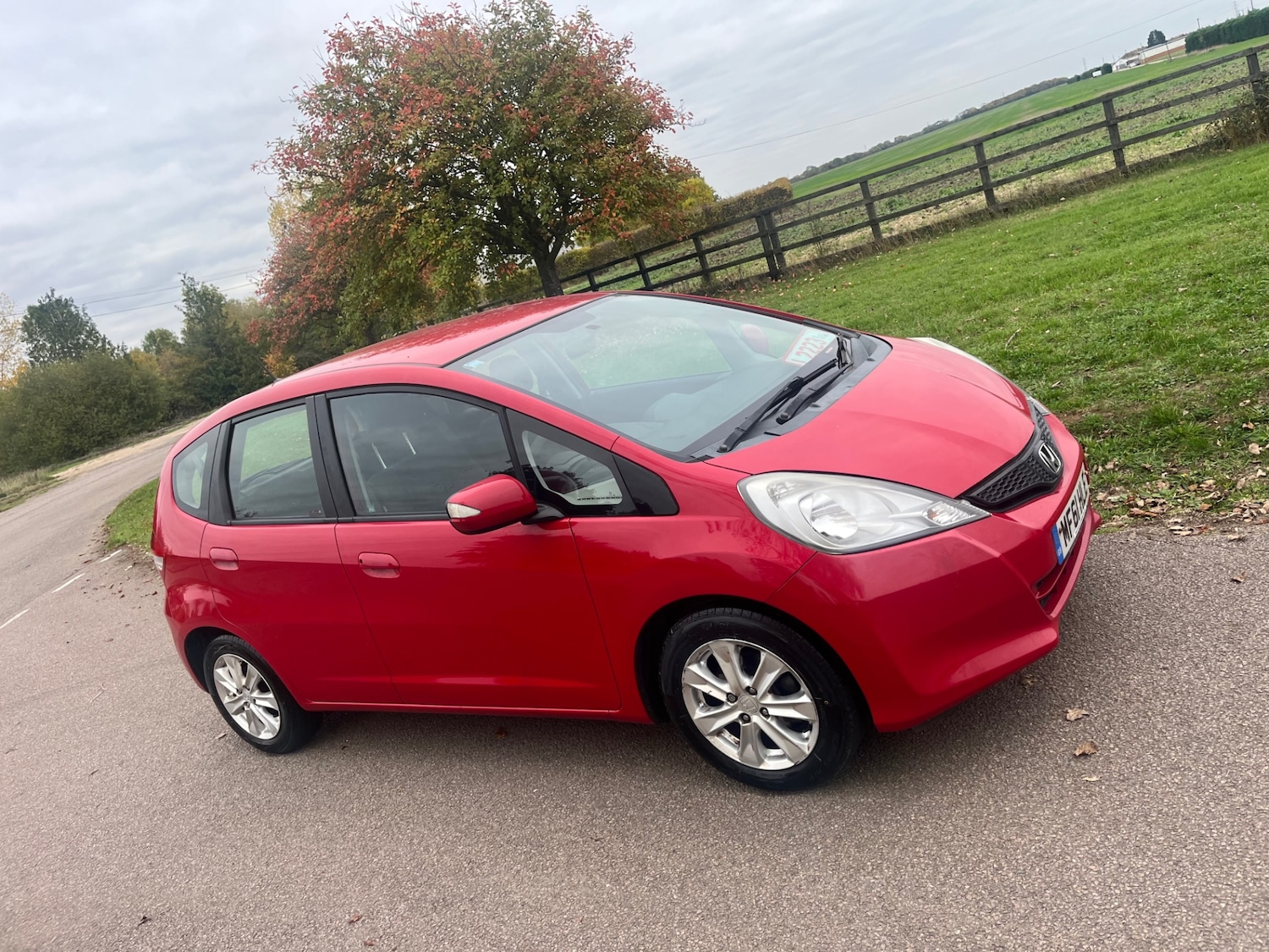 Used Honda Jazz 2011 for sale - 76309580: Photo 2