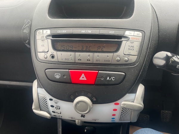 Used Toyota AYGO 2014 for sale - 76275879: Photo 12