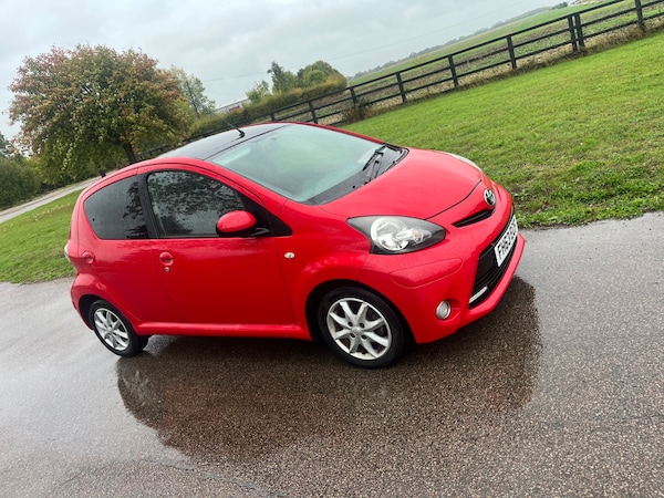 Used Toyota AYGO 2014 for sale - 76275879: Photo 2