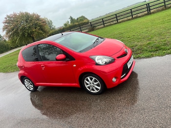 Used Toyota AYGO 2014 for sale - 76275879: Photo 2