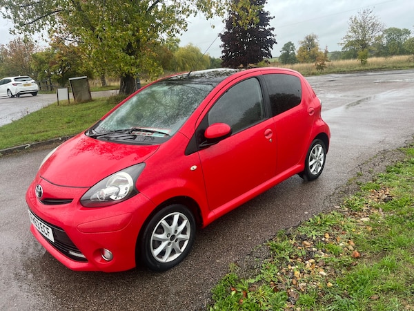 Used Toyota AYGO 2014 for sale - 76275879: Photo 8