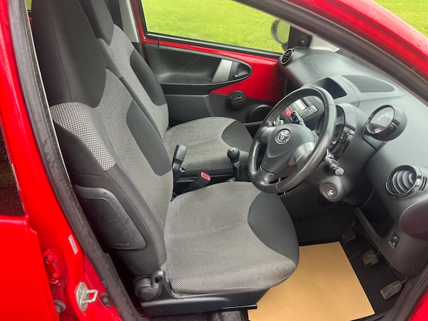 Used Toyota AYGO 2014 for sale - 76275879: Photo 9