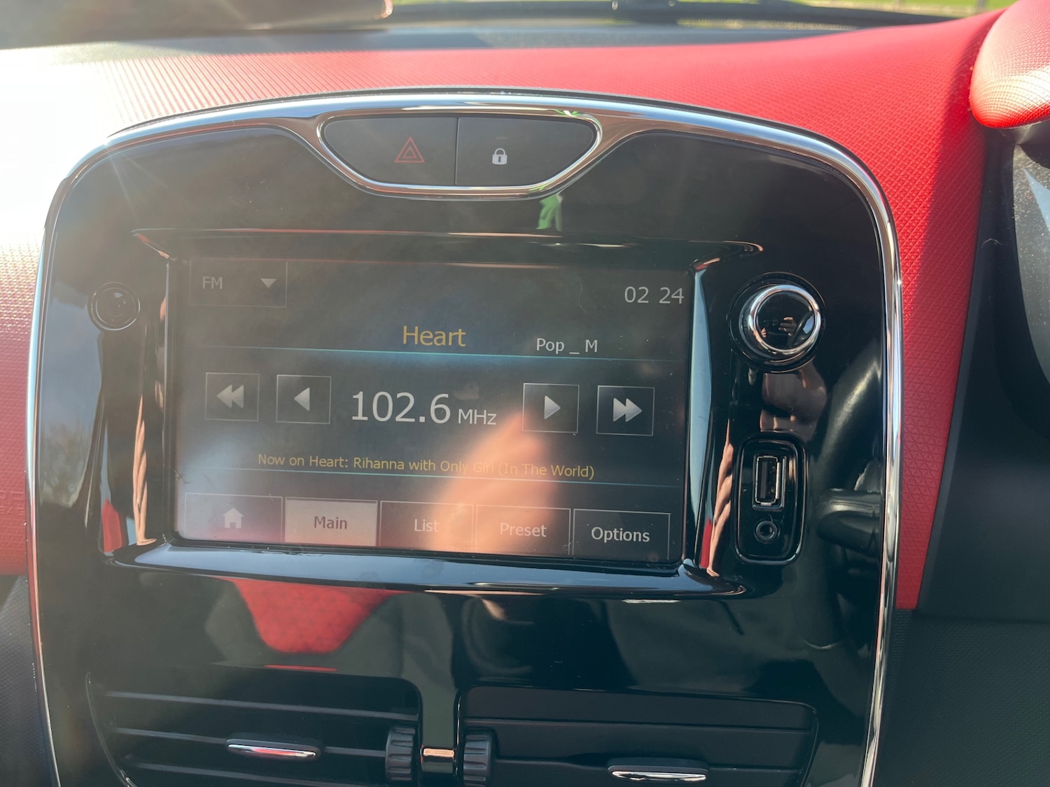 Used Renault Clio 2013 for sale - 77760228: Photo 17