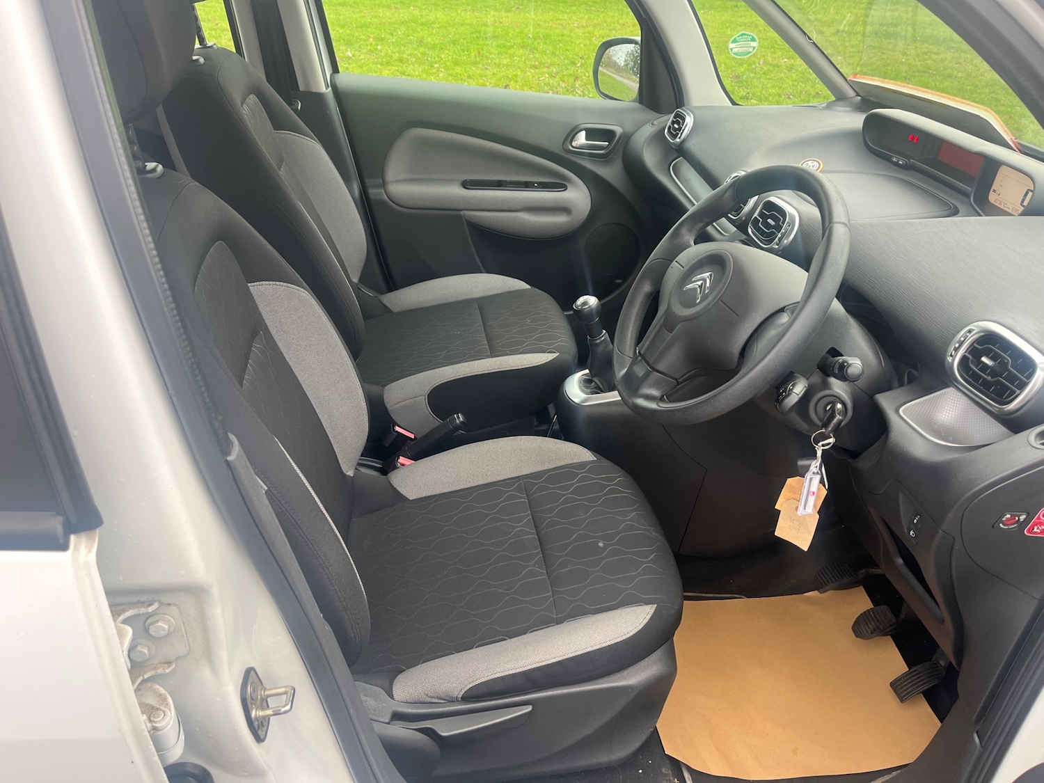 Used Citroen C3 Picasso 2015 for sale - 76682419: Photo 12