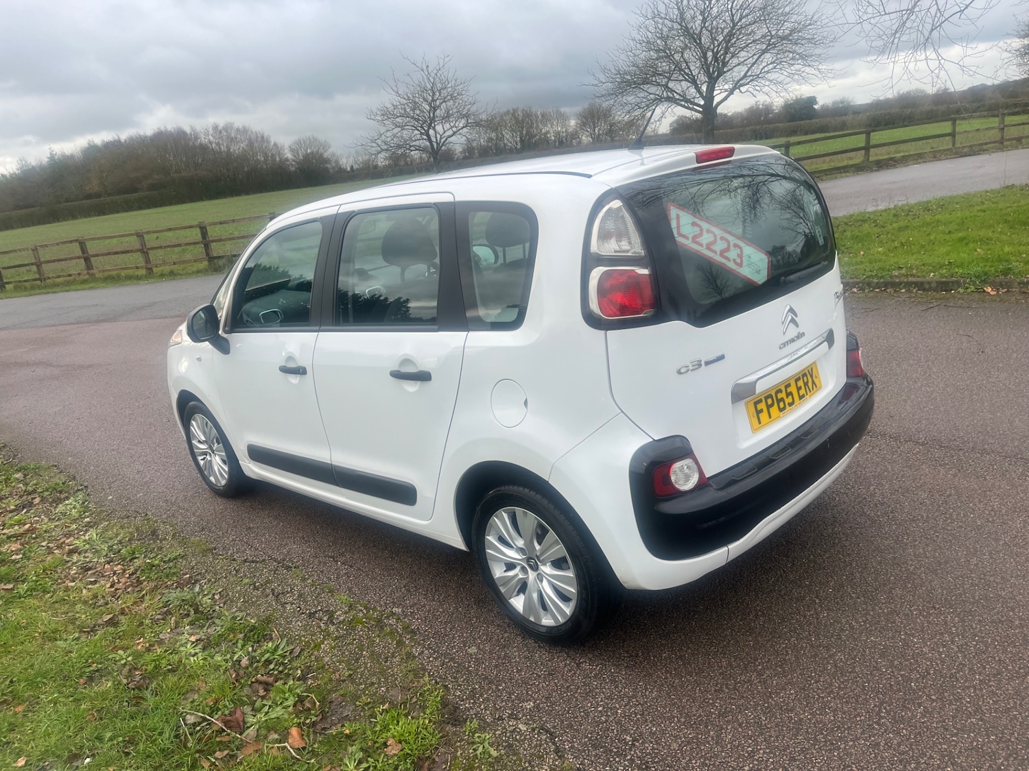 Used Citroen C3 Picasso 2015 for sale - 76682419: Photo 6
