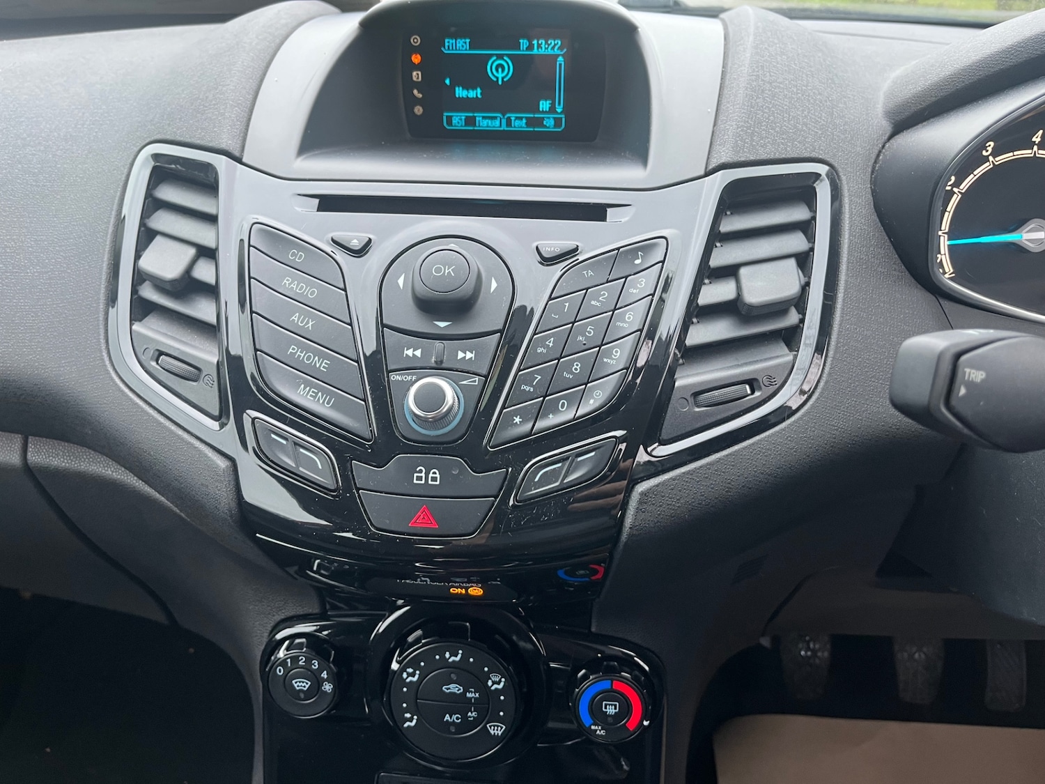 Used Ford Fiesta 2013 for sale - 76763547: Photo 17