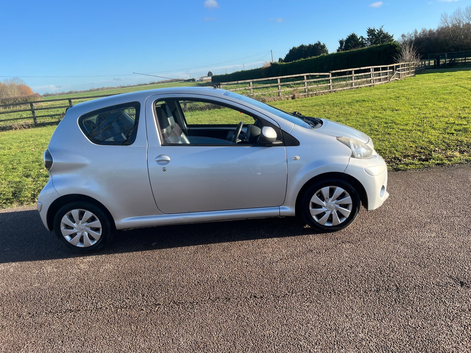 Used Toyota AYGO 2013 for sale - 76793042: Photo 3