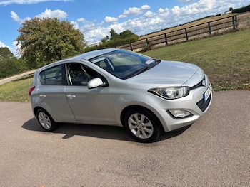 Used Hyundai i20 2014 for sale - 75891746: Photo