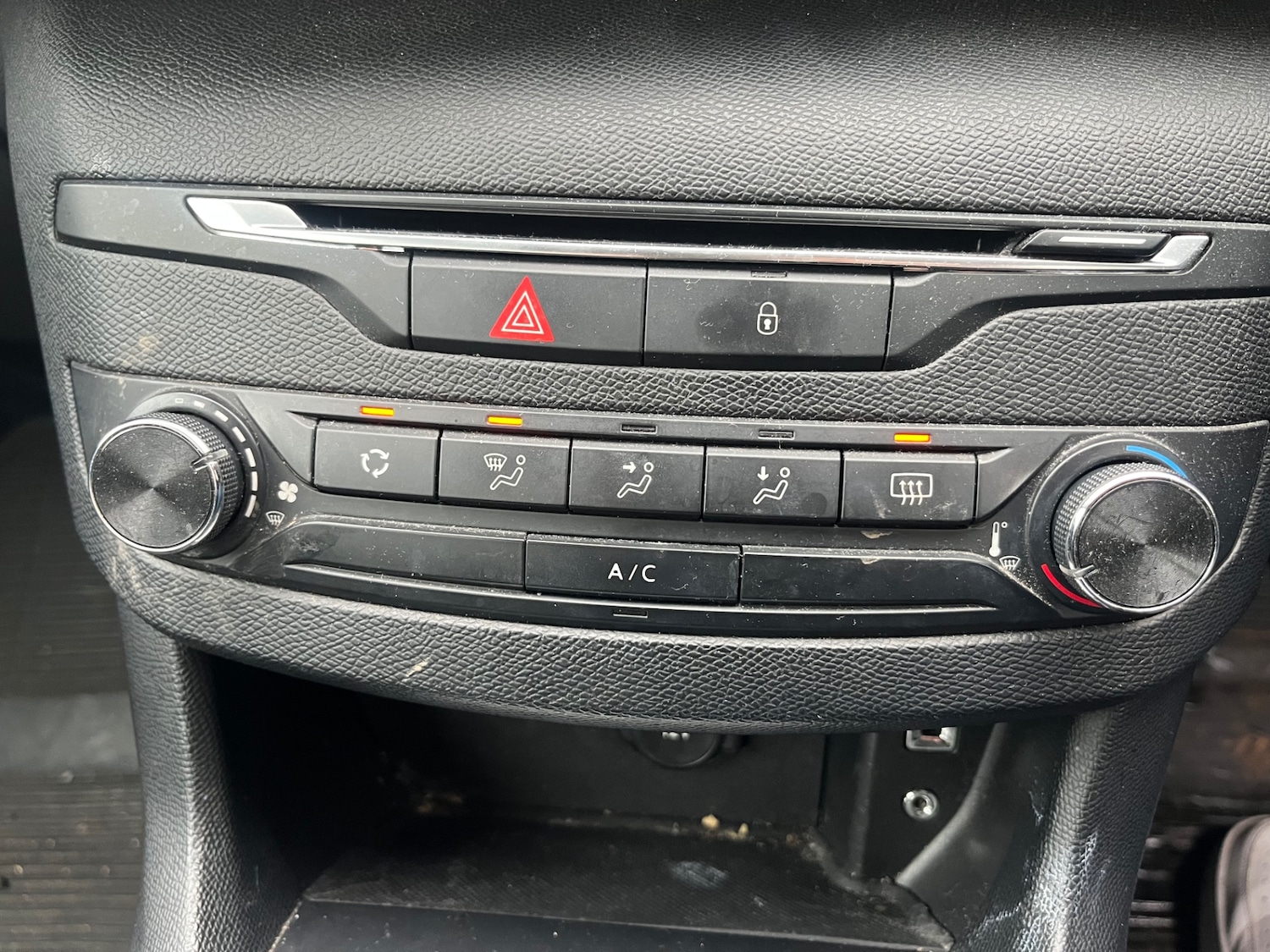 Used Peugeot 308 2015 for sale - 77282980: Photo 18