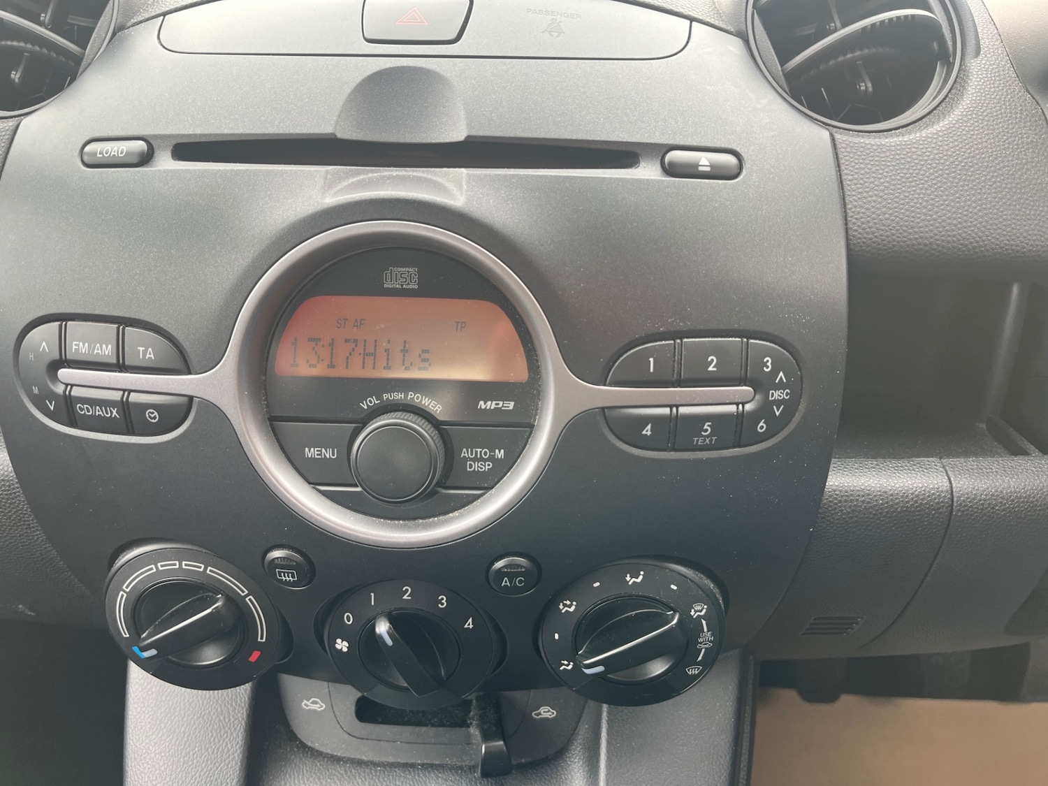 Used Mazda Mazda2 2009 for sale - 77640332: Photo 20