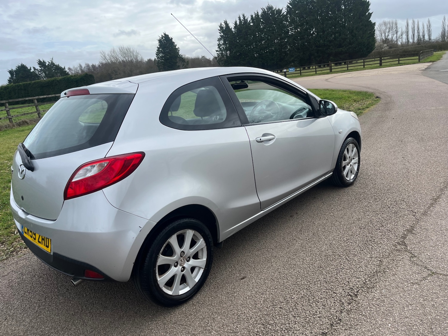 Used Mazda Mazda2 2009 for sale - 77640332: Photo 4