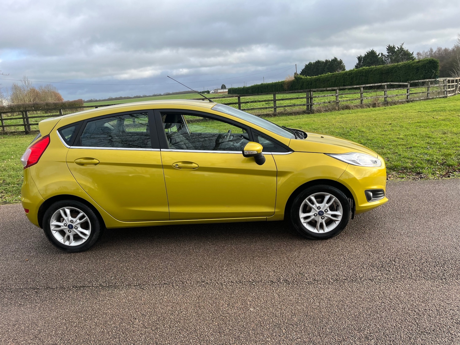 Used Ford Fiesta 2016 for sale - 76935425: Photo 3