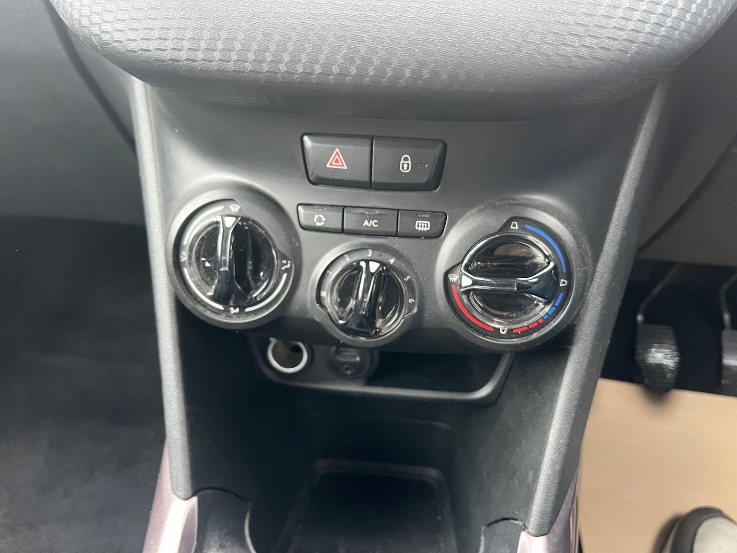 Used Peugeot 2008 2014 for sale - 77069520: Photo 19