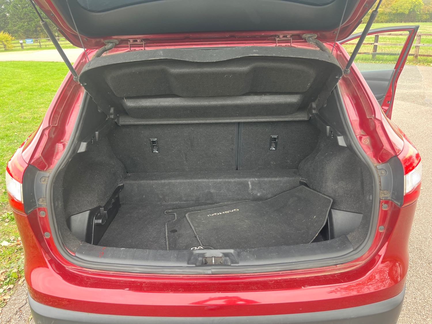 Used Nissan Qashqai 2015 for sale - 76317501: Photo 13