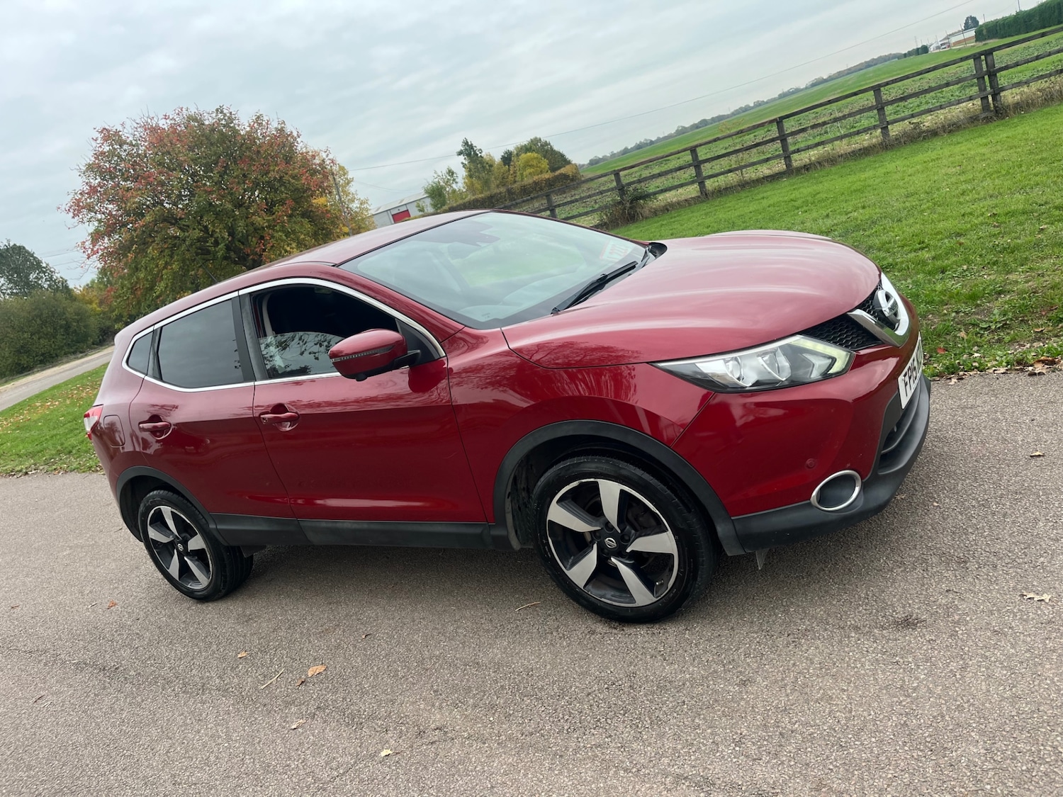 Used Nissan Qashqai 2015 for sale - 76317501: Photo 2