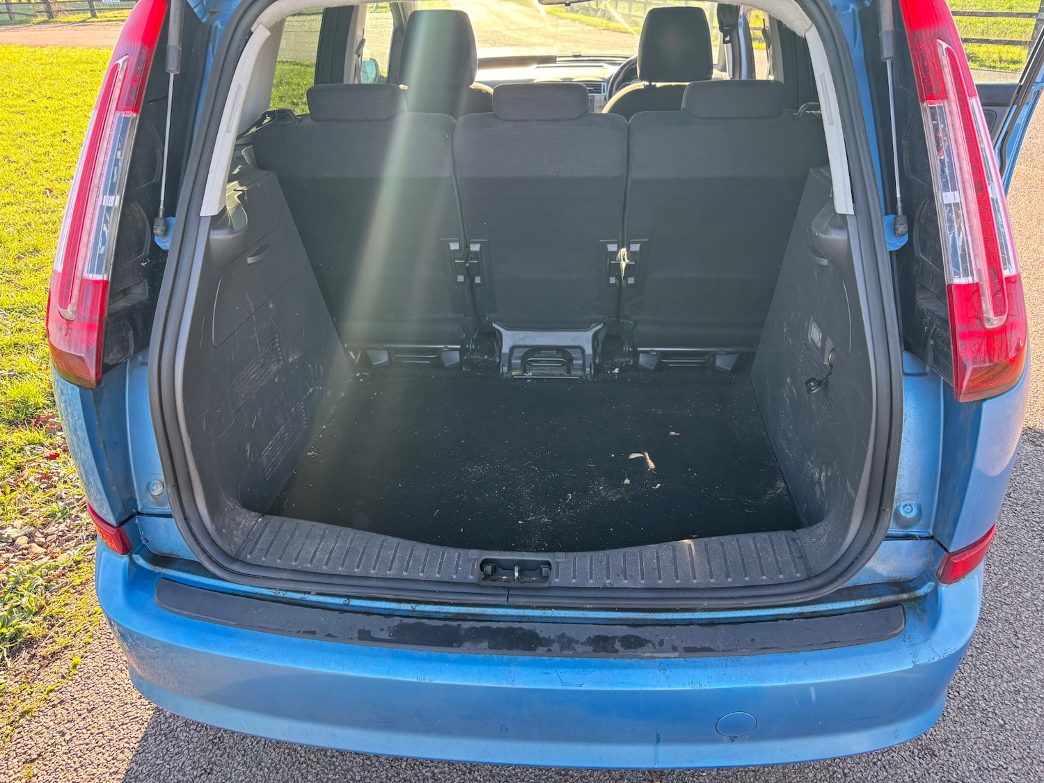 Used Ford C-Max 2010 for sale - 76847296: Photo 9