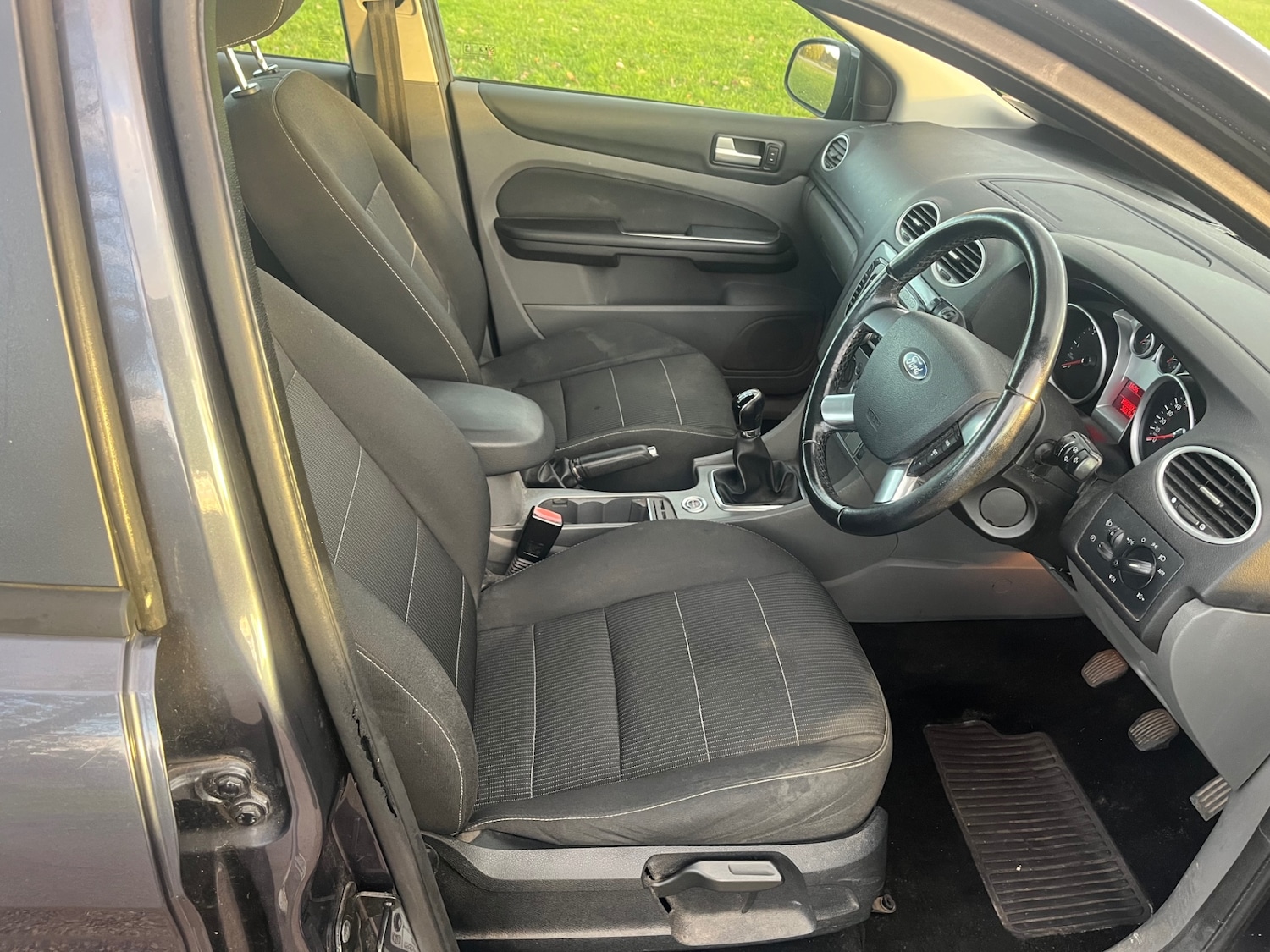 Used Ford Focus 2010 for sale - 76531542: Photo 12