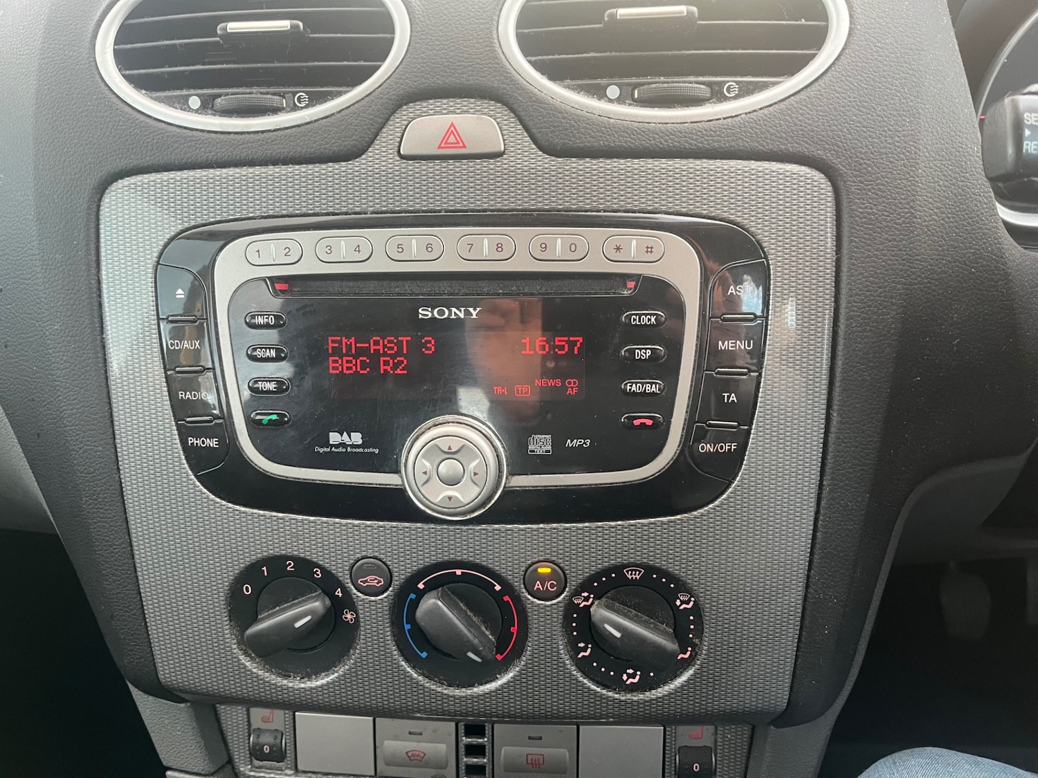 Used Ford Focus 2010 for sale - 76531542: Photo 16