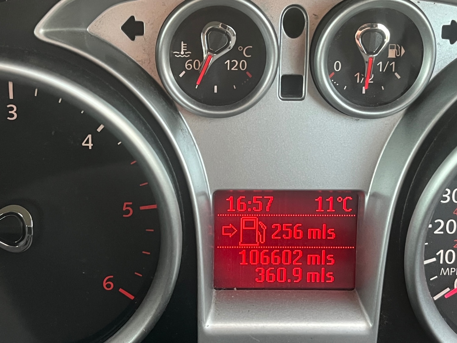 Used Ford Focus 2010 for sale - 76531542: Photo 18