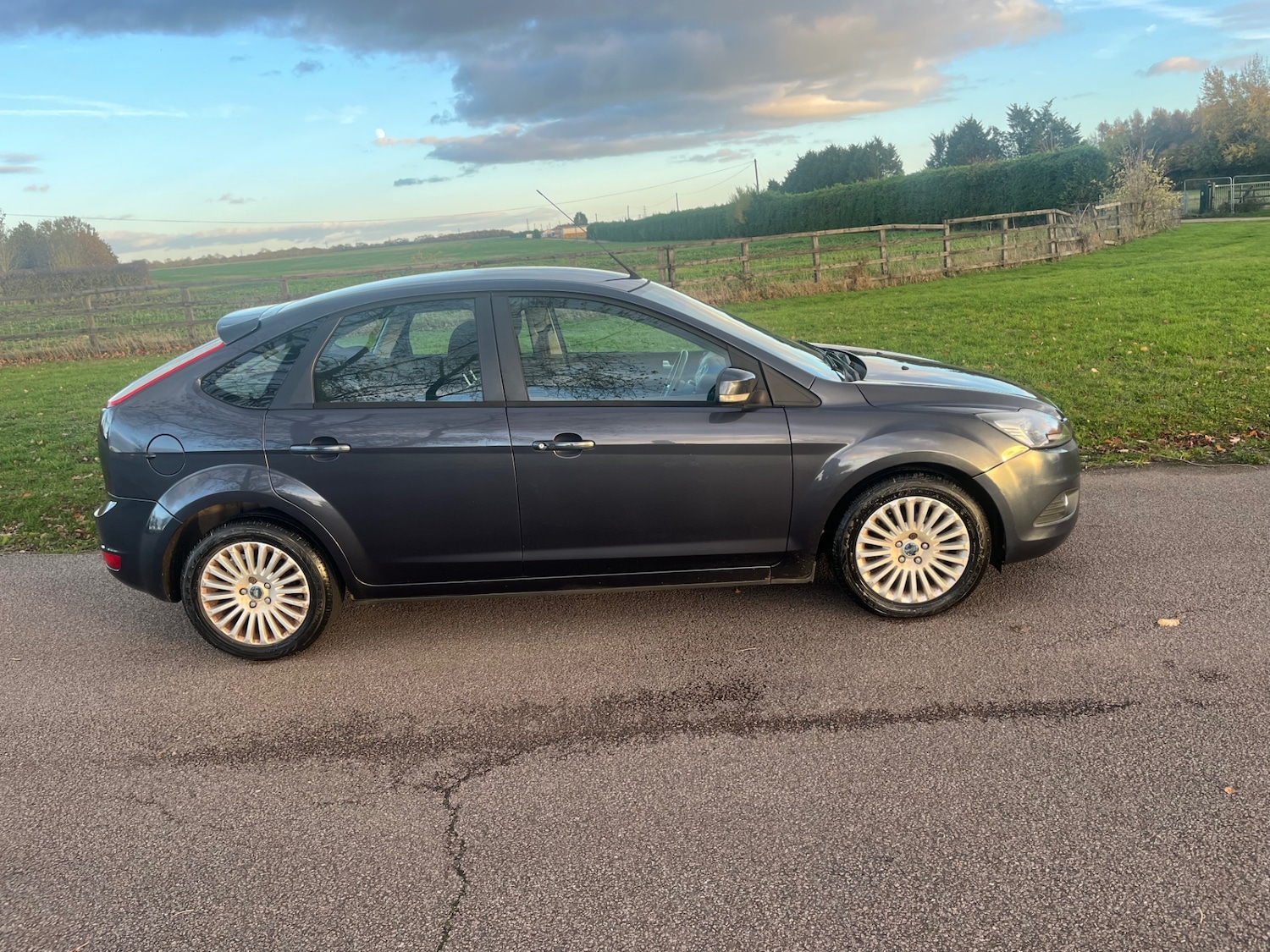 Used Ford Focus 2010 for sale - 76531542: Photo 3
