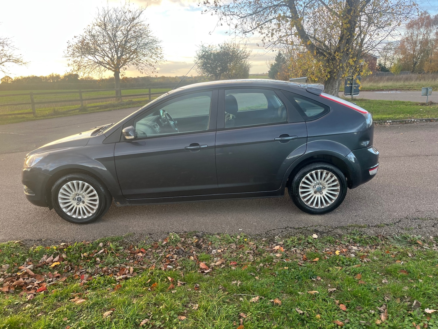 Used Ford Focus 2010 for sale - 76531542: Photo 7