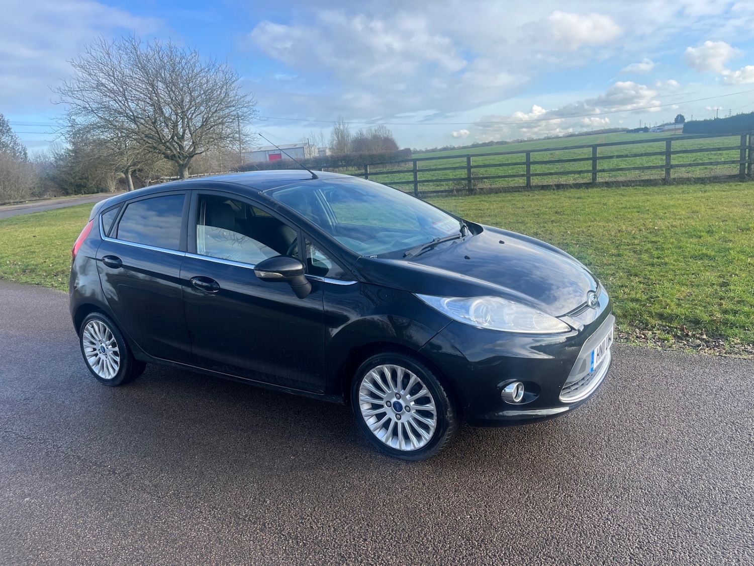 Used Ford Fiesta 2011 for sale - 77350743: Photo 2