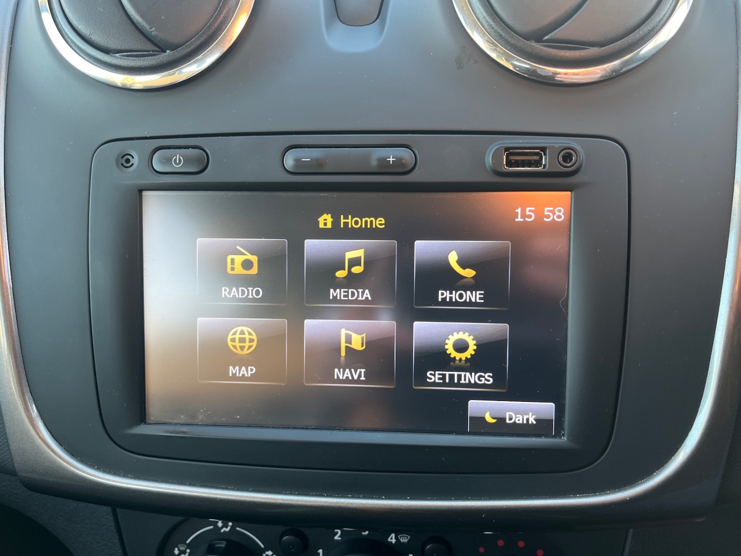 Used Dacia Sandero Stepway 2015 for sale - 76694847: Photo 16