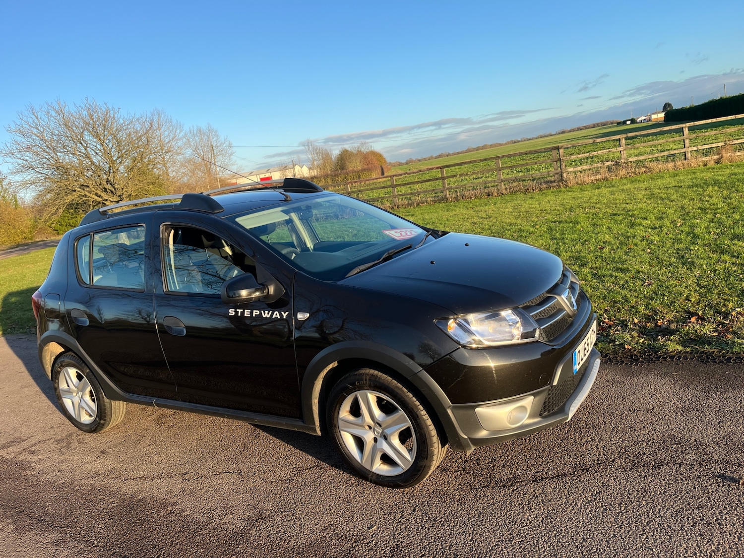 Used Dacia Sandero Stepway 2015 for sale - 76694847: Photo 2