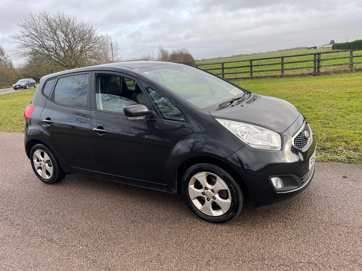 Used Kia Venga 2013 for sale - 77168719: Photo 2