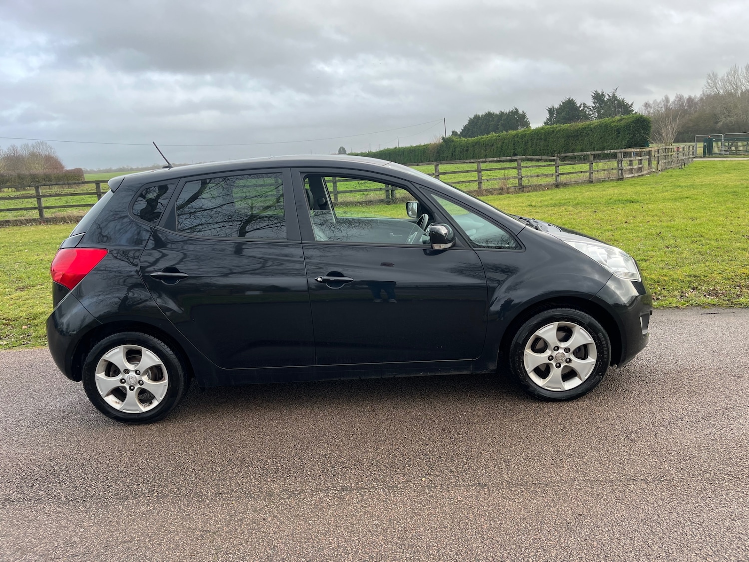 Used Kia Venga 2013 for sale - 77168719: Photo 3