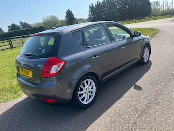 Used Kia Ceed 2011 for sale - 78163280: Photo