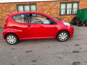 Used Peugeot 107 2011 for sale - 76445117: Photo