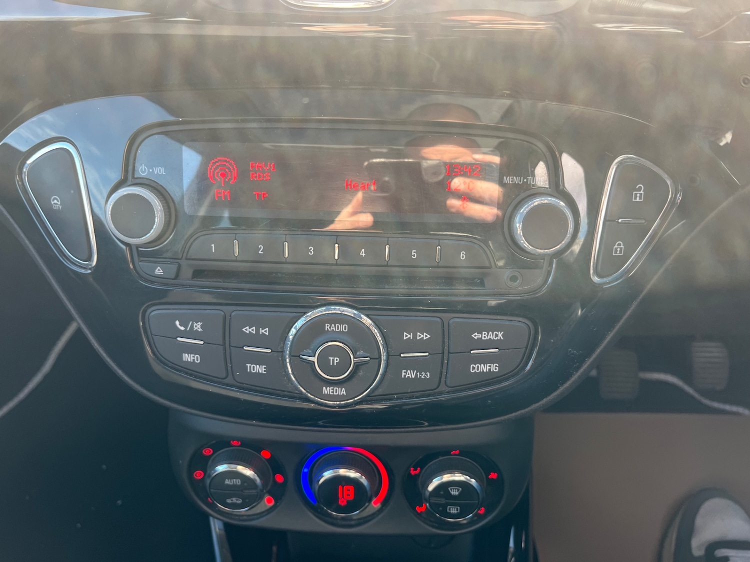 Used Vauxhall ADAM 2016 for sale - 77818036: Photo 18