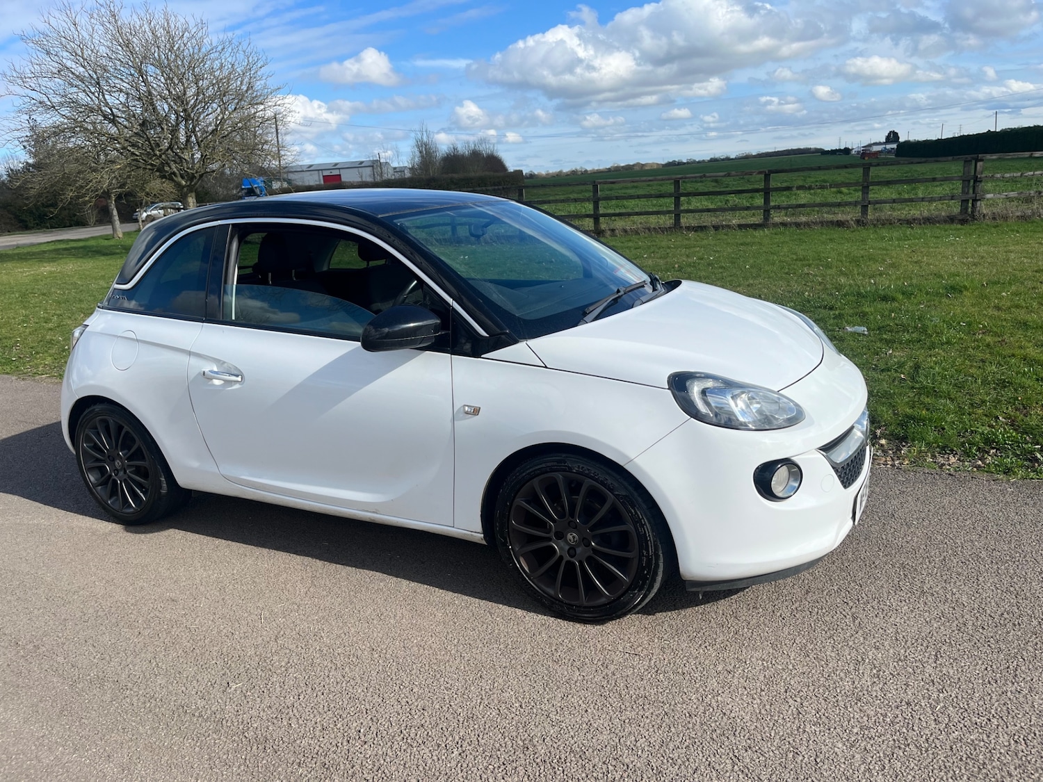 Used Vauxhall ADAM 2016 for sale - 77818036: Photo 2