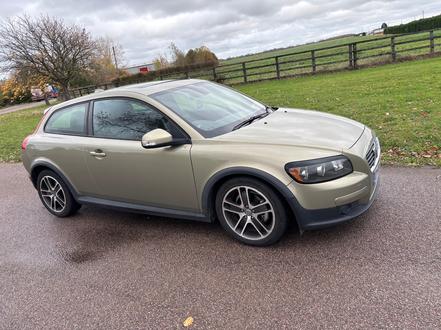 Used Volvo C30 2009 for sale - 76451785: Photo 2