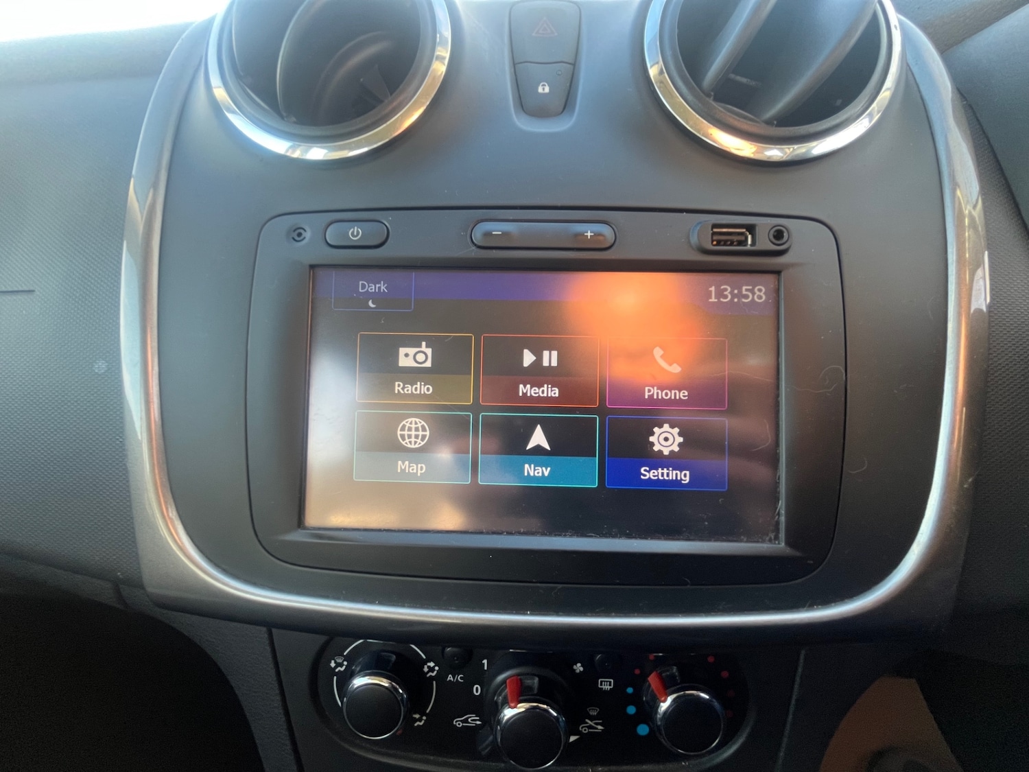 Used Dacia Sandero Stepway 2016 for sale - 76566446: Photo 17