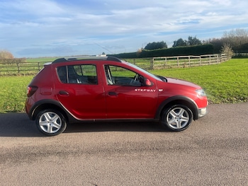 Used Dacia Sandero Stepway 2016 for sale - 76566446: Photo