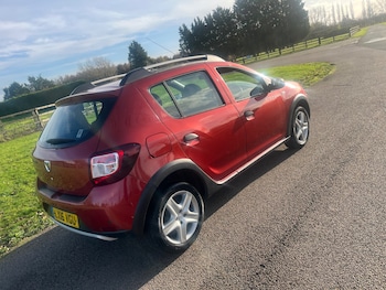 Used Dacia Sandero Stepway 2016 for sale - 76566446: Photo