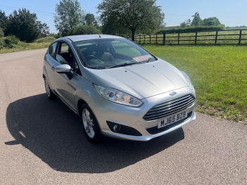 Used Ford Fiesta 2015 for sale - 79005421: Photo