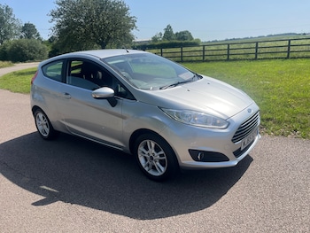 Used Ford Fiesta 2015 for sale - 79005421: Photo