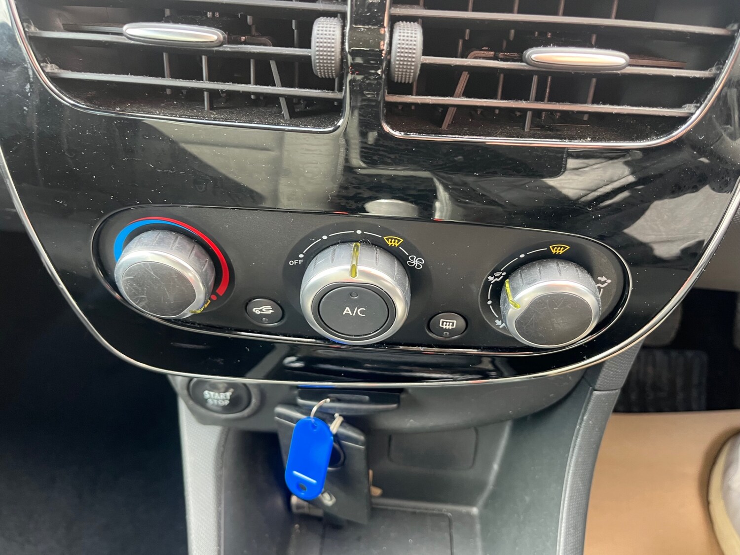 Used Renault Clio 2015 for sale - 78011253: Photo 18