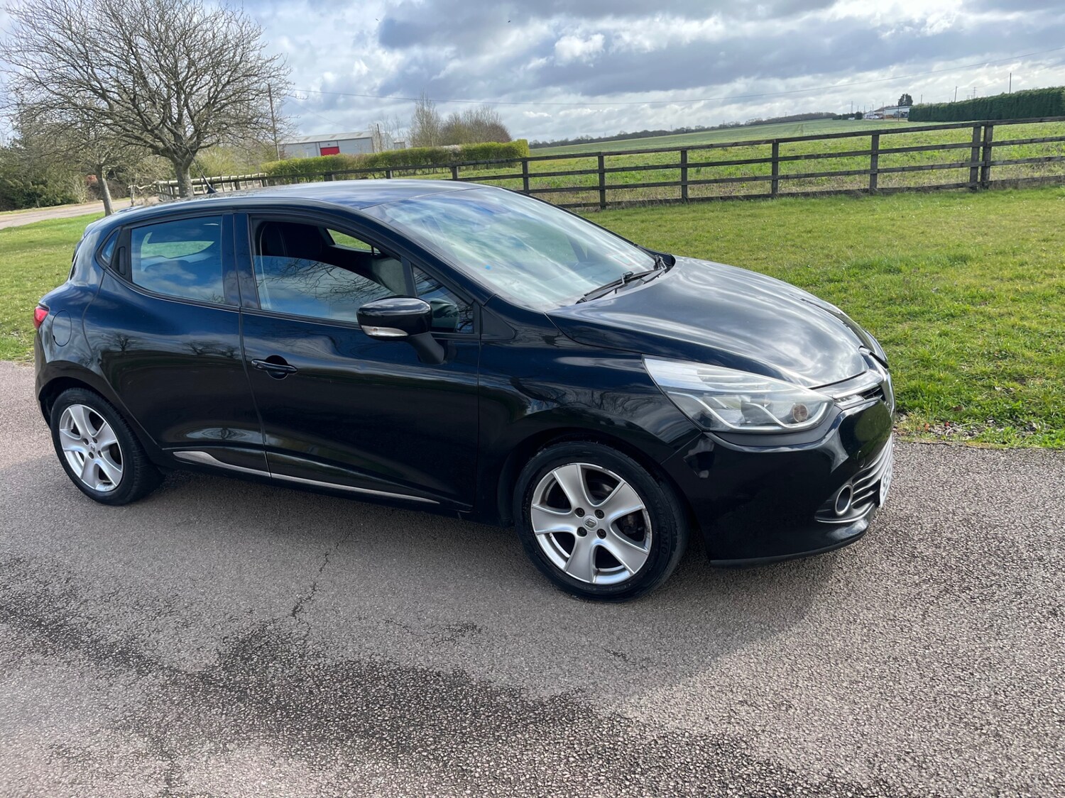 Used Renault Clio 2015 for sale - 78011253: Photo 2