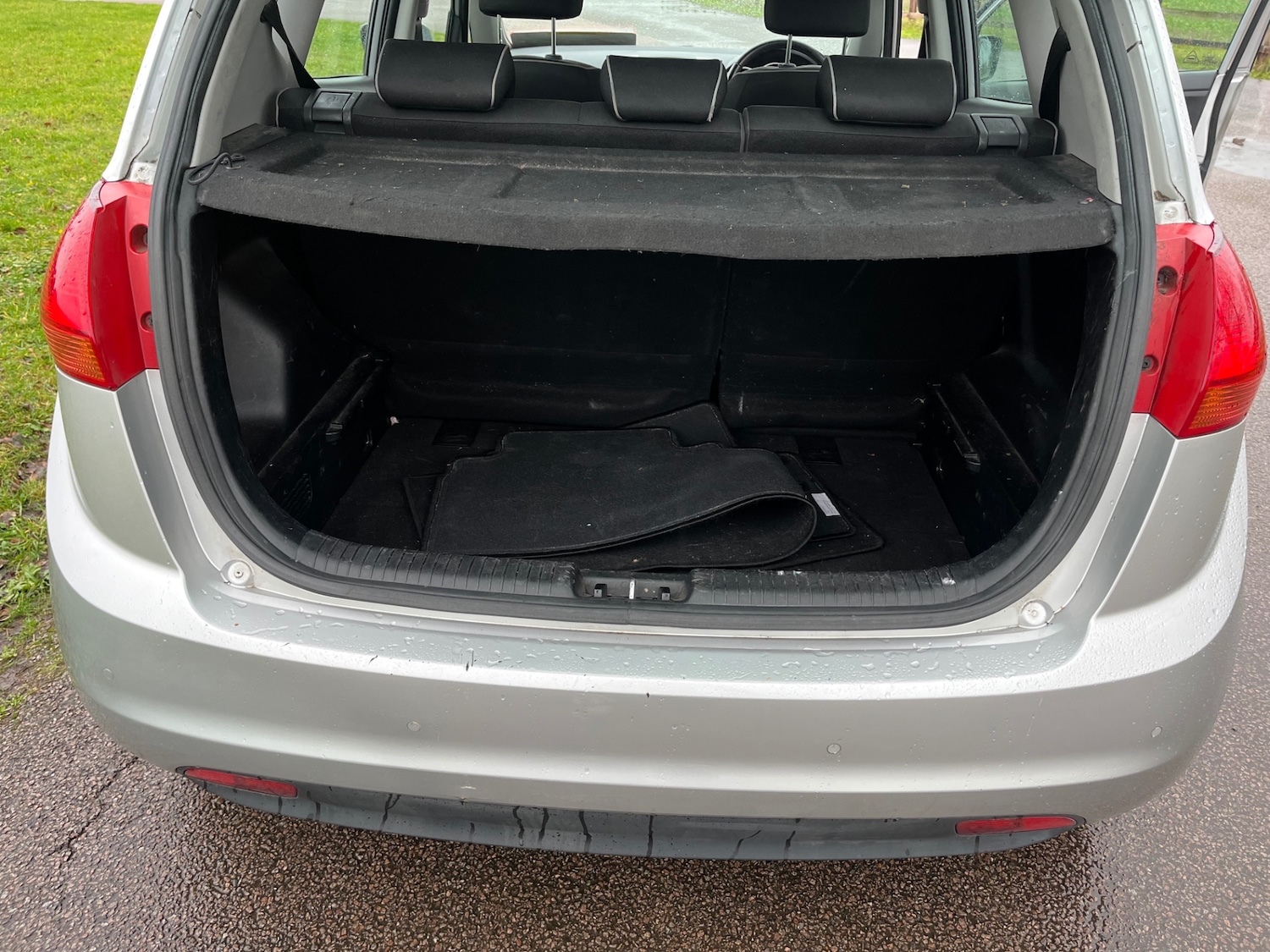 Used Kia Venga 2012 for sale - 76892778: Photo 12