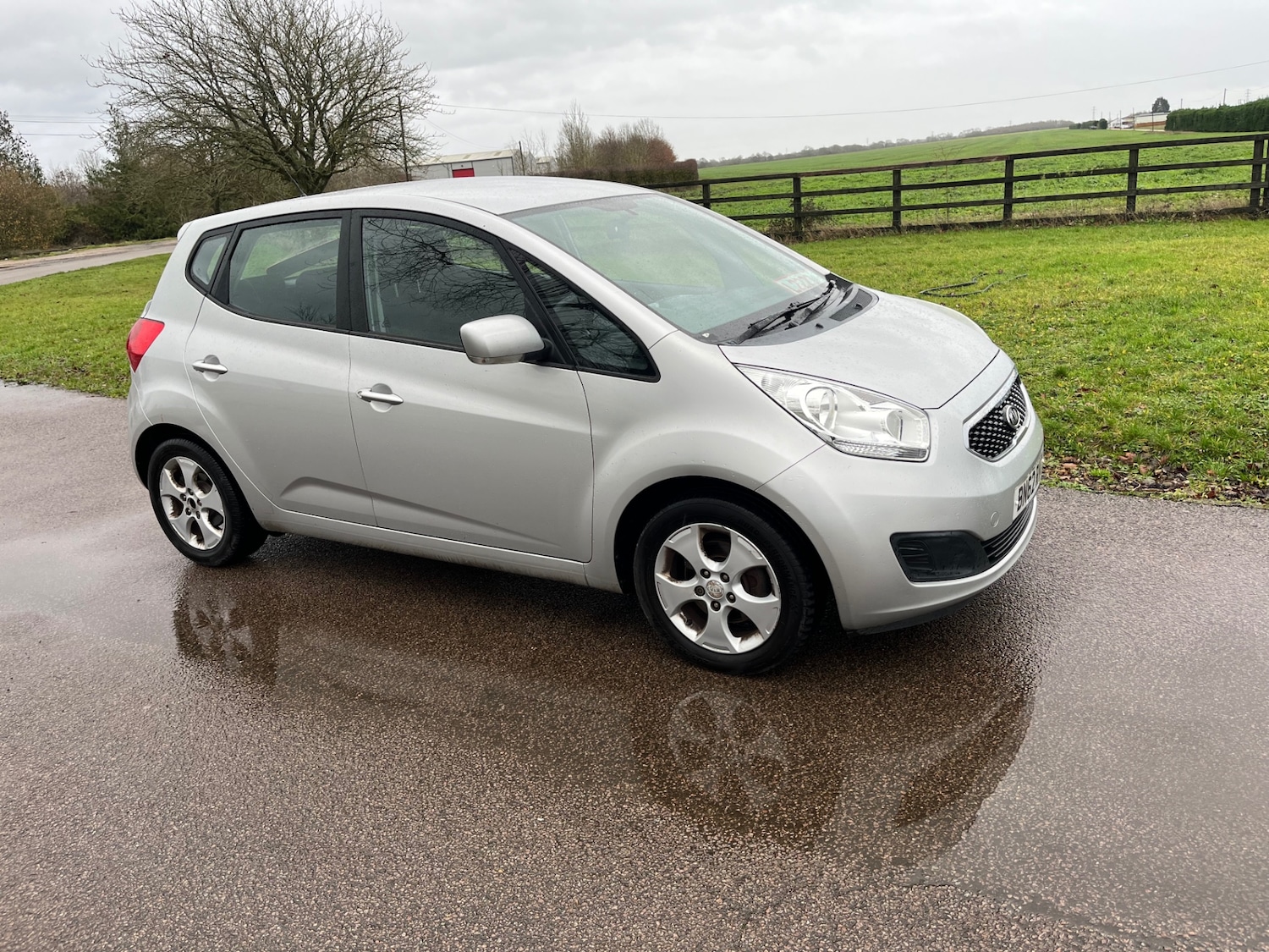 Used Kia Venga 2012 for sale - 76892778: Photo 2